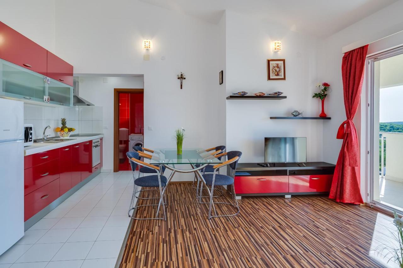 Apartman Strmota S Bazenom Sveti Filip i Jakov Eksteriør billede